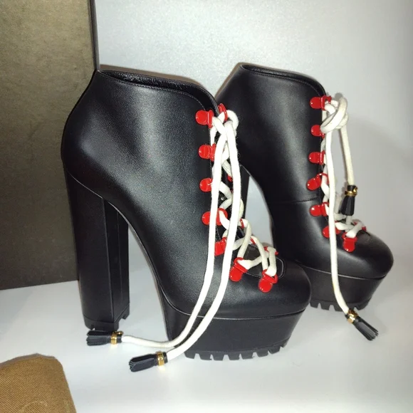 ON HOLD 🎀 Gucci "Kayla" Calfskin Lifford Lace Up Boots - Picture 5 of 16